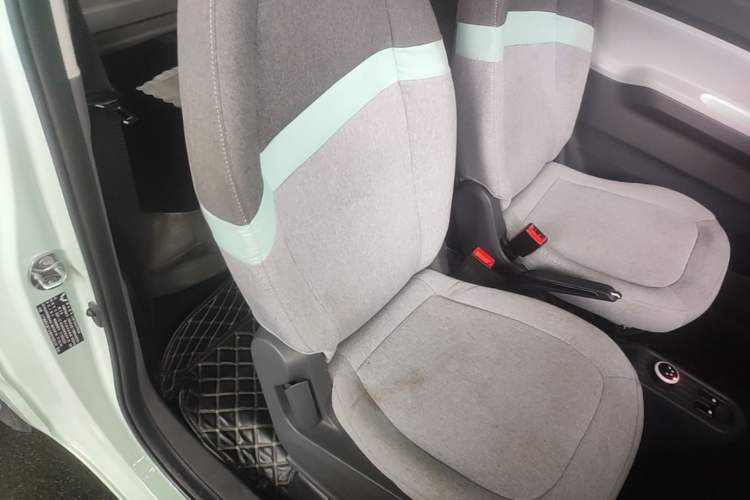 Used Wuling Hongguang MINIEV 2021 Macaron Premium Model – Lithium Iron Phosphate Right Front Seat