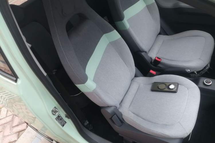 Used Wuling Hongguang MINIEV 2021 Macaron Fashion Edition Lithium-Ion Battery Right Front Seat