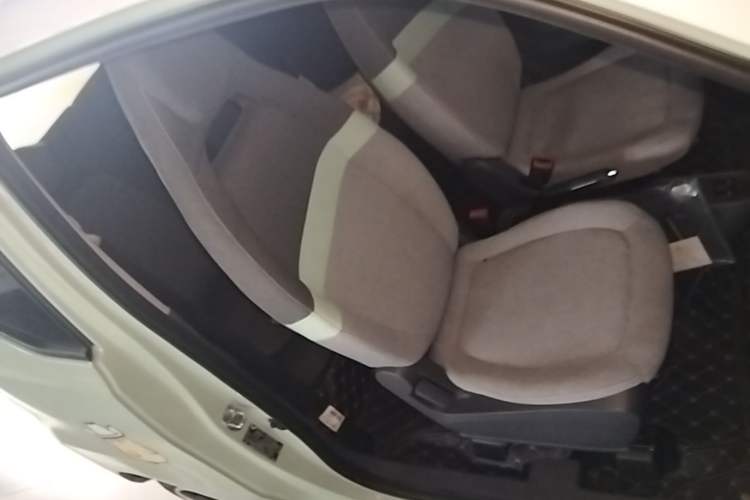 Used Wuling Hongguang MINIEV 2021 Macaron Fashion Edition Lithium-Ion Battery Right Front Seat