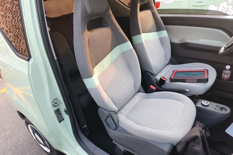 Used Wuling Hongguang MINIEV 2021 Macaron Fashion Model Lithium Iron Phosphate Right Front Seat