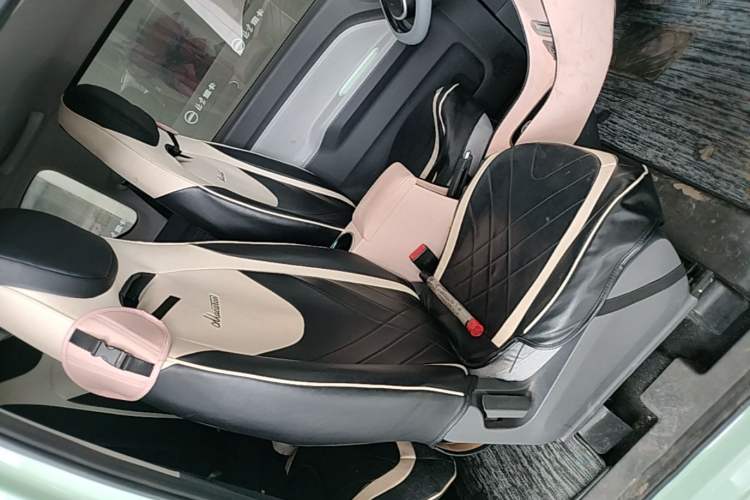 Used Wuling Hongguang MINIEV 2021 Macaron Fashion Model Lithium Iron Phosphate Right Front Seat