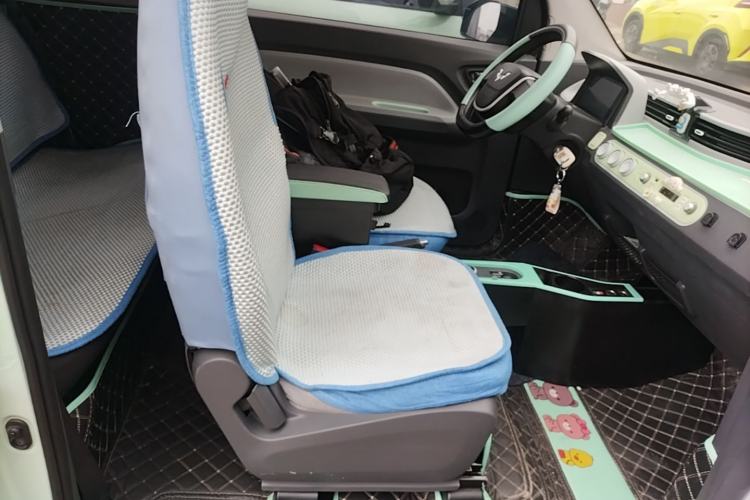 Used Wuling Hongguang MINIEV 2021 Macaron Premium Model – Lithium-NMC Right Front Seat