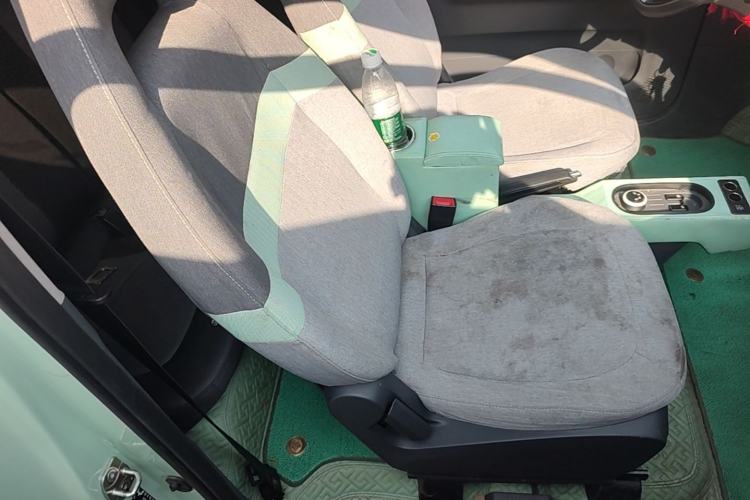 Used Wuling Hongguang MINIEV 2021 Macaron Fashion Model Lithium Iron Phosphate Right Front Seat