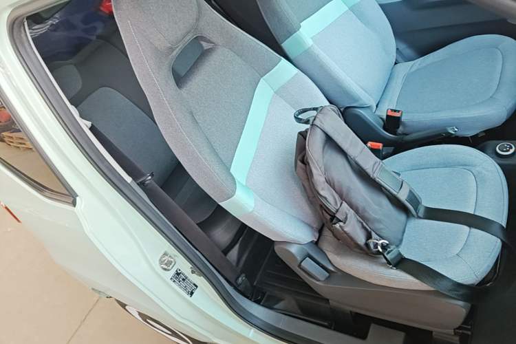 Used Wuling Hongguang MINIEV 2021 Macaron Fashion Edition Lithium-Ion Battery Right Front Seat