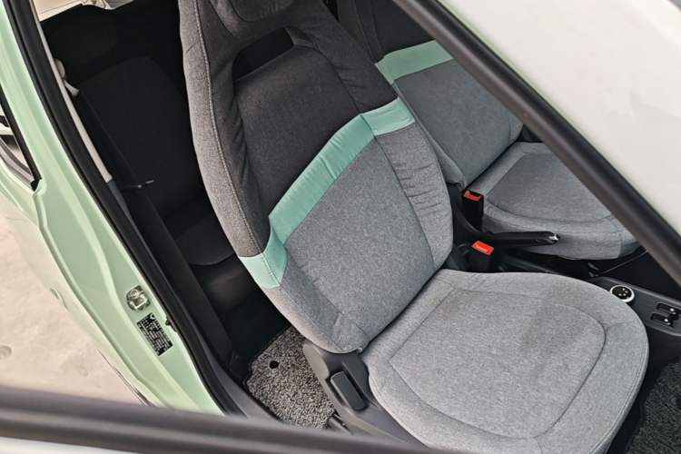 Used Wuling Hongguang MINIEV 2021 Macaron Premium Model – Lithium Iron Phosphate Right Front Seat