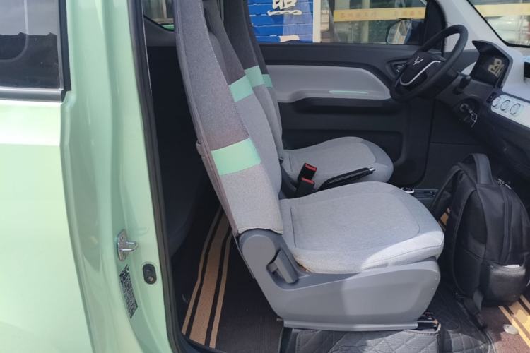 Used Wuling Hongguang MINIEV 2021 Macaron Premium Model – Lithium-NMC Right Front Seat