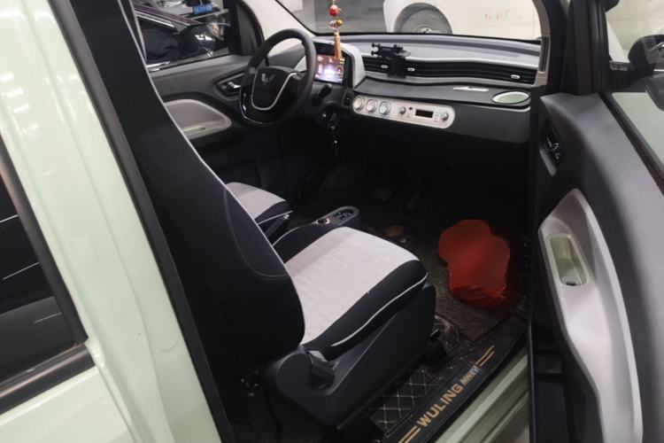 Used Wuling Hongguang MINIEV 2021 Macaron Fashion Model Lithium Iron Phosphate Right Front Seat