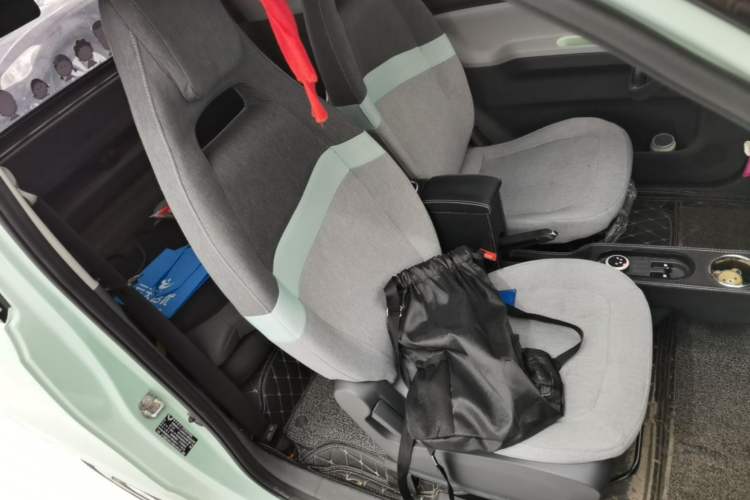 Used Wuling Hongguang MINIEV 2021 Macaron Fashion Model Lithium Iron Phosphate Right Front Seat