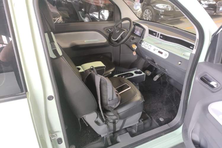 Used Wuling Hongguang MINIEV 2021 Macaron Premium Model – Lithium Iron Phosphate Right Front Seat
