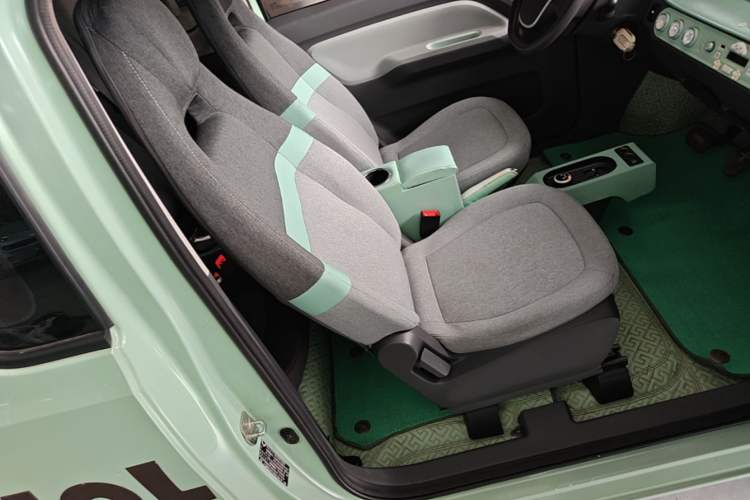 Used Wuling Hongguang MINIEV 2021 Macaron Premium Model – Lithium Iron Phosphate Right Front Seat