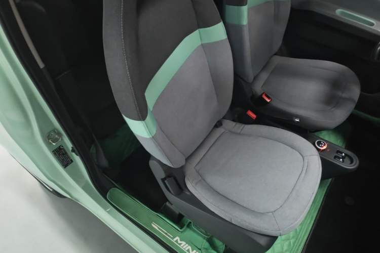 Used Wuling Hongguang MINIEV 2021 Macaron Premium Model – Lithium Iron Phosphate Right Front Seat
