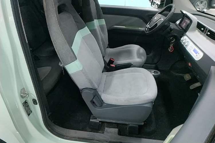 Used Wuling Hongguang MINIEV 2021 Macaron Premium Model – Lithium Iron Phosphate Right Front Seat