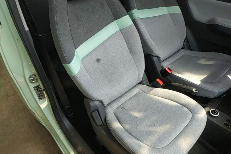 Used Wuling Hongguang MINIEV 2021 Macaron Fashion Model Lithium Iron Phosphate Right Front Seat