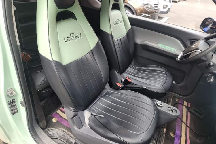Used Wuling Hongguang MINIEV 2021 Macaron Premium Model – Lithium-NMC Right Front Seat