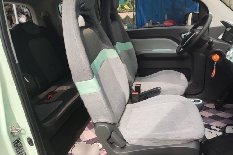 Used Wuling Hongguang MINIEV 2021 Macaron Fashion Model Lithium Iron Phosphate Right Front Seat