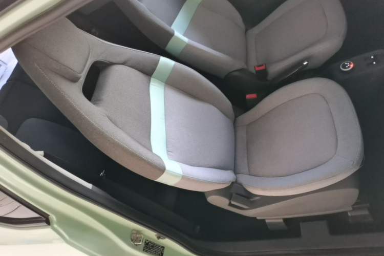 Used Wuling Hongguang MINIEV 2021 Macaron Fashion Edition Lithium-Ion Battery Right Front Seat