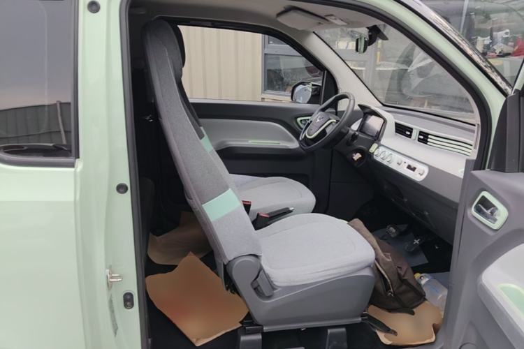 Used Wuling Hongguang MINIEV 2021 Macaron Fashion Model Lithium Iron Phosphate Right Front Seat