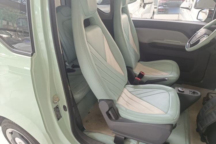 Used Wuling Hongguang MINIEV 2021 Macaron Sandwich Model 170 km Lithium Iron Phosphate Right Front Seat