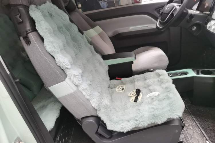 Used Wuling Hongguang MINIEV 2021 Macaron Premium Model – Lithium Iron Phosphate Right Front Seat
