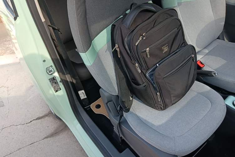 Used Wuling Hongguang MINIEV 2021 Macaron Premium Model – Lithium-NMC Right Front Seat