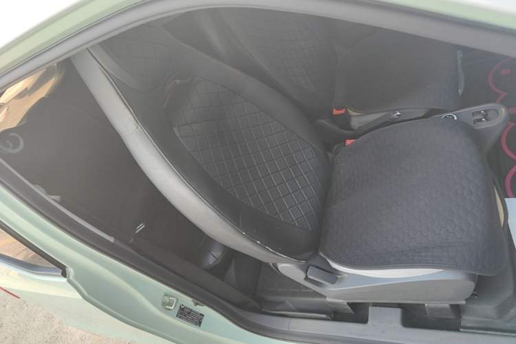 Used Wuling Hongguang MINIEV 2021 Macaron Fashion Model Lithium Iron Phosphate Right Front Seat