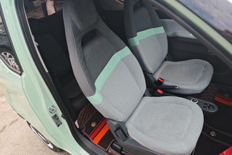 Used Wuling Hongguang MINIEV 2021 Macaron Fashion Model Lithium Iron Phosphate Right Front Seat