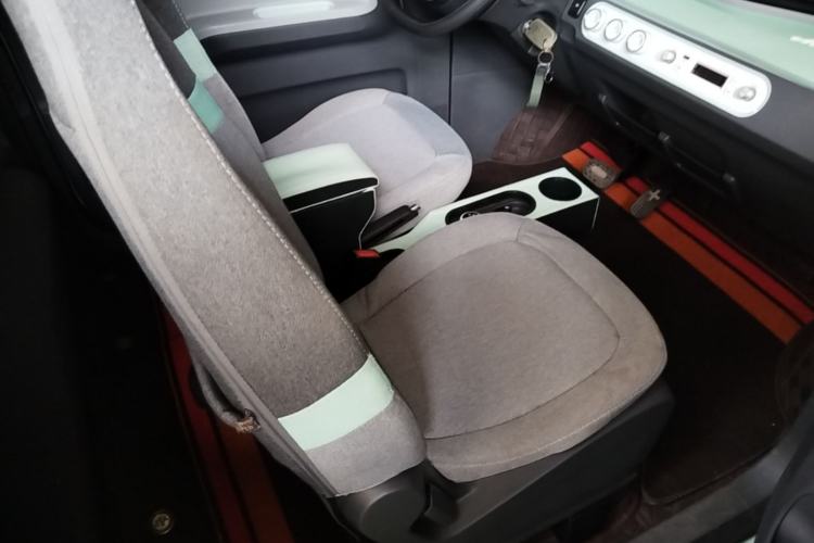 Used Wuling Hongguang MINIEV 2021 Macaron Fashion Model Lithium Iron Phosphate Right Front Seat