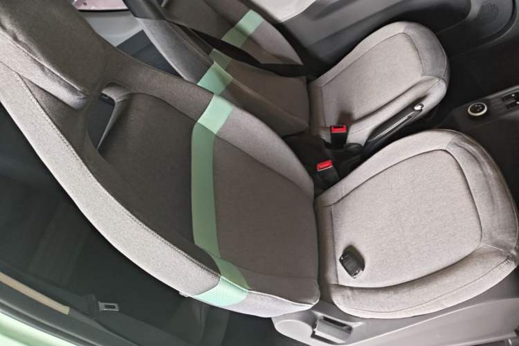 Used Wuling Hongguang MINIEV 2021 Macaron Fashion Model Lithium Iron Phosphate Right Front Seat