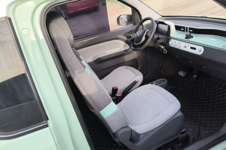 Used Wuling Hongguang MINIEV 2021 Macaron Fashion Model Lithium Iron Phosphate Right Front Seat