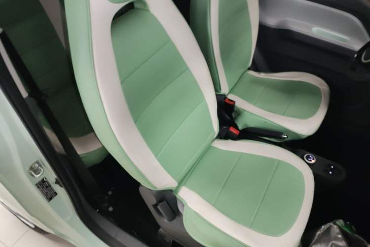 Used Wuling Hongguang MINIEV 2021 Macaron Premium Model – Lithium Iron Phosphate Right Front Seat