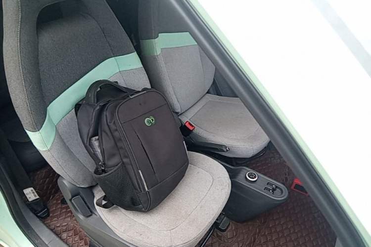 Used Wuling Hongguang MINIEV 2021 Macaron Fashion Model Lithium Iron Phosphate Right Front Seat