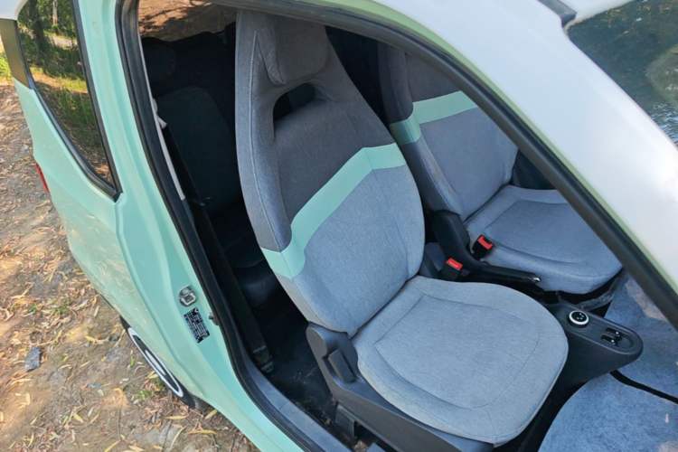Used Wuling Hongguang MINIEV 2021 Macaron Fashion Model Lithium Iron Phosphate Right Front Seat