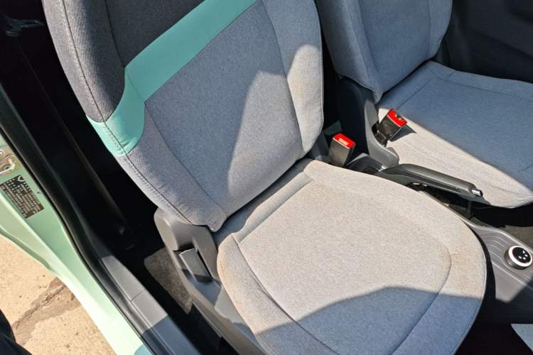 Used Wuling Hongguang MINIEV 2021 Macaron Premium Model – Lithium Iron Phosphate Right Front Seat