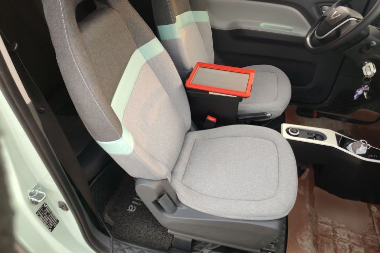 Used Wuling Hongguang MINIEV 2021 Macaron Premium Model – Lithium-NMC Right Front Seat