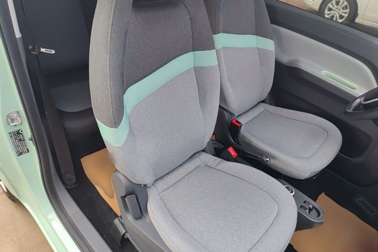 Used Wuling Hongguang MINIEV 2021 Macaron Fashion Model Lithium Iron Phosphate Right Front Seat