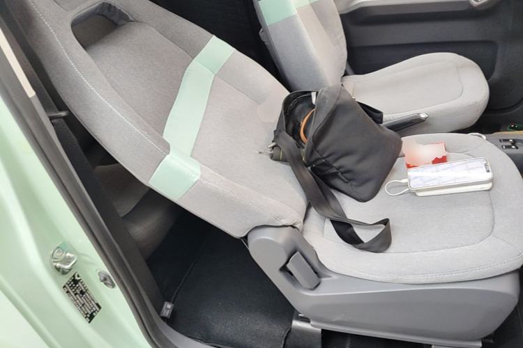 Used Wuling Hongguang MINIEV 2021 Macaron Fashion Model Lithium Iron Phosphate Right Front Seat