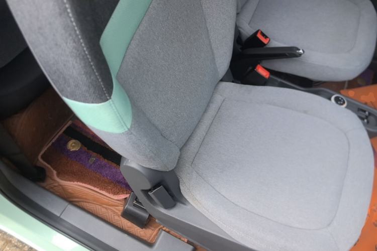 Used Wuling Hongguang MINIEV 2021 Macaron Premium Model – Lithium-NMC Right Front Seat