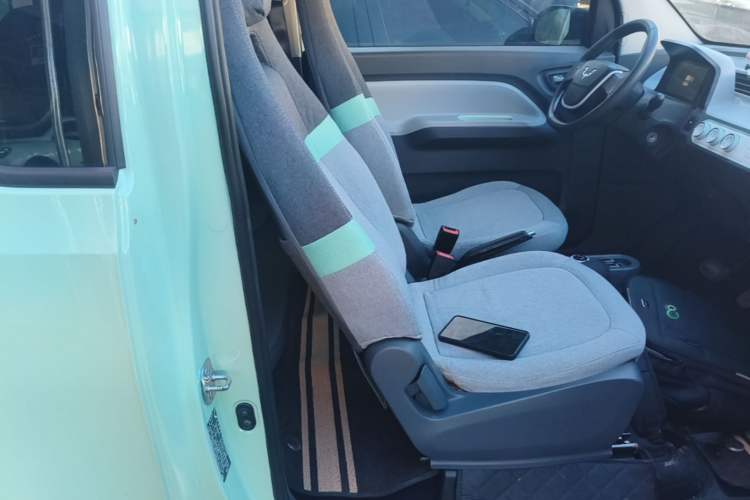 Used Wuling Hongguang MINIEV 2021 Macaron Premium Model – Lithium-NMC Right Front Seat