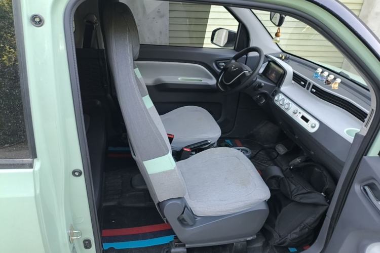 Used Wuling Hongguang MINIEV 2021 Macaron Fashion Model Lithium Iron Phosphate Right Front Seat