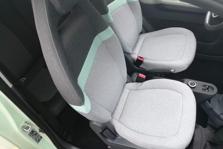 Used Wuling Hongguang MINIEV 2021 Macaron Fashion Model Lithium Iron Phosphate Right Front Seat