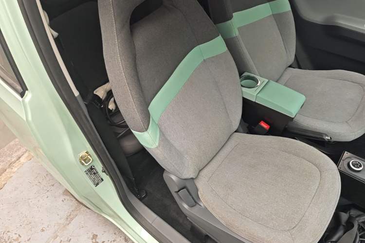 Used Wuling Hongguang MINIEV 2021 Macaron Premium Model – Lithium-NMC Right Front Seat