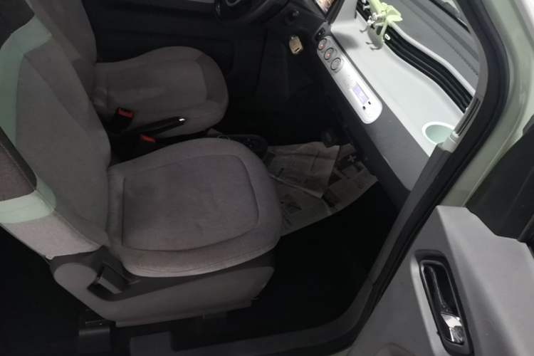 Used Wuling Hongguang MINIEV 2021 Macaron Premium Model – Lithium Iron Phosphate Right Front Seat