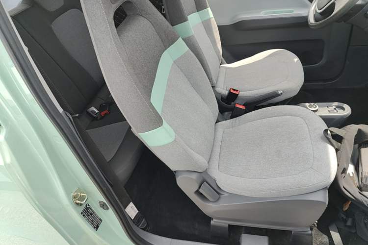 Used Wuling Hongguang MINIEV 2021 Macaron Premium Model – Lithium Iron Phosphate Right Front Seat