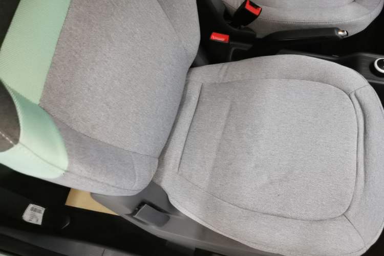 Used Wuling Hongguang MINIEV 2021 Macaron Premium Model – Lithium-NMC Right Front Seat