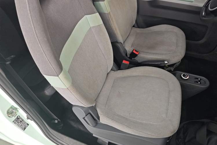 Used Wuling Hongguang MINIEV 2021 Macaron Premium Model – Lithium Iron Phosphate Right Front Seat