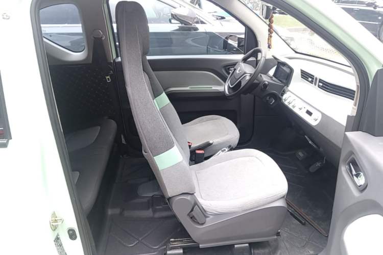 Used Wuling Hongguang MINIEV 2021 Macaron Fashion Model Lithium Iron Phosphate Right Front Seat