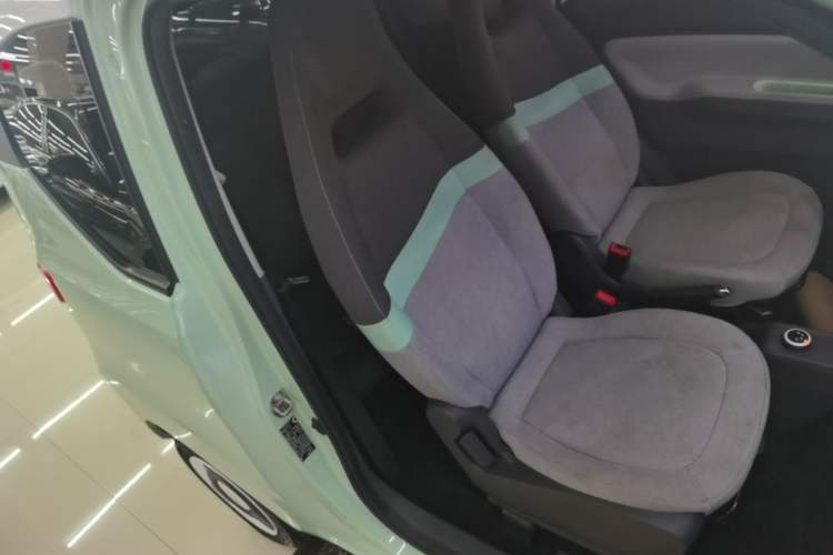 Used Wuling Hongguang MINIEV 2021 Macaron Premium Model – Lithium Iron Phosphate Right Front Seat