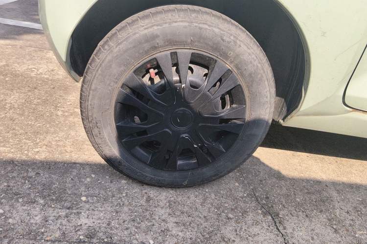 Used Wuling Hongguang MINIEV 2021 Macaron Premium Model – Lithium Iron Phosphate Right Front Wheel Hub