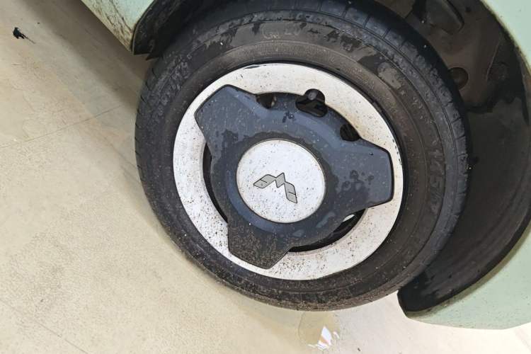 Used Wuling Hongguang MINIEV 2021 Macaron Premium Model – Lithium-NMC Right Front Wheel Hub
