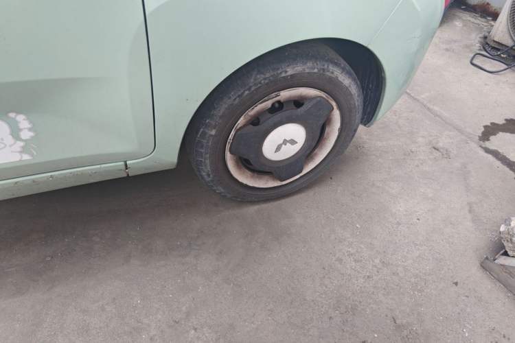 Used Wuling Hongguang MINIEV 2021 Macaron Premium Model – Lithium Iron Phosphate Right Front Wheel Hub